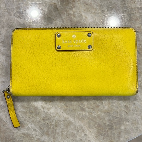 Kate Spade Wallet - Picture 1 of 7